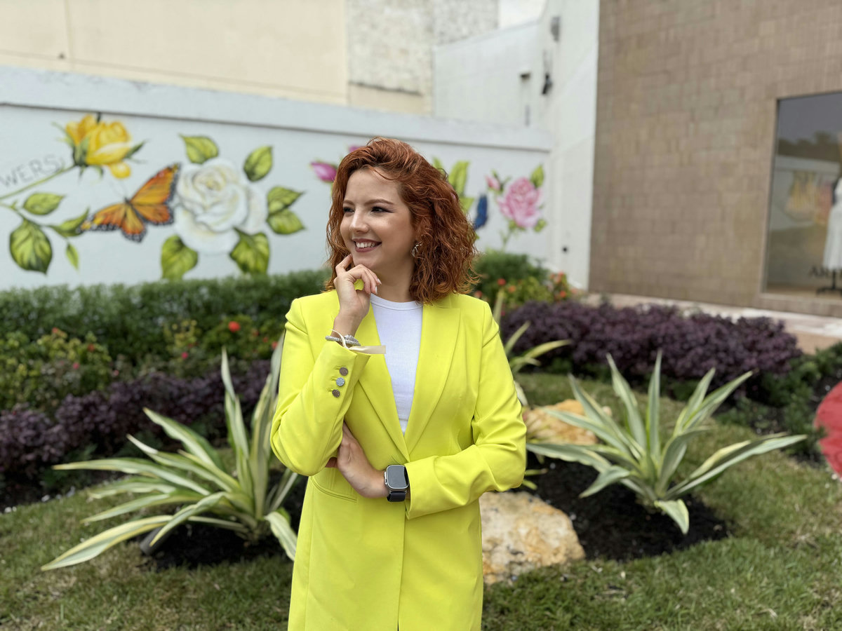 Tahissa, bilingual realtor in Palm Beach County Florida